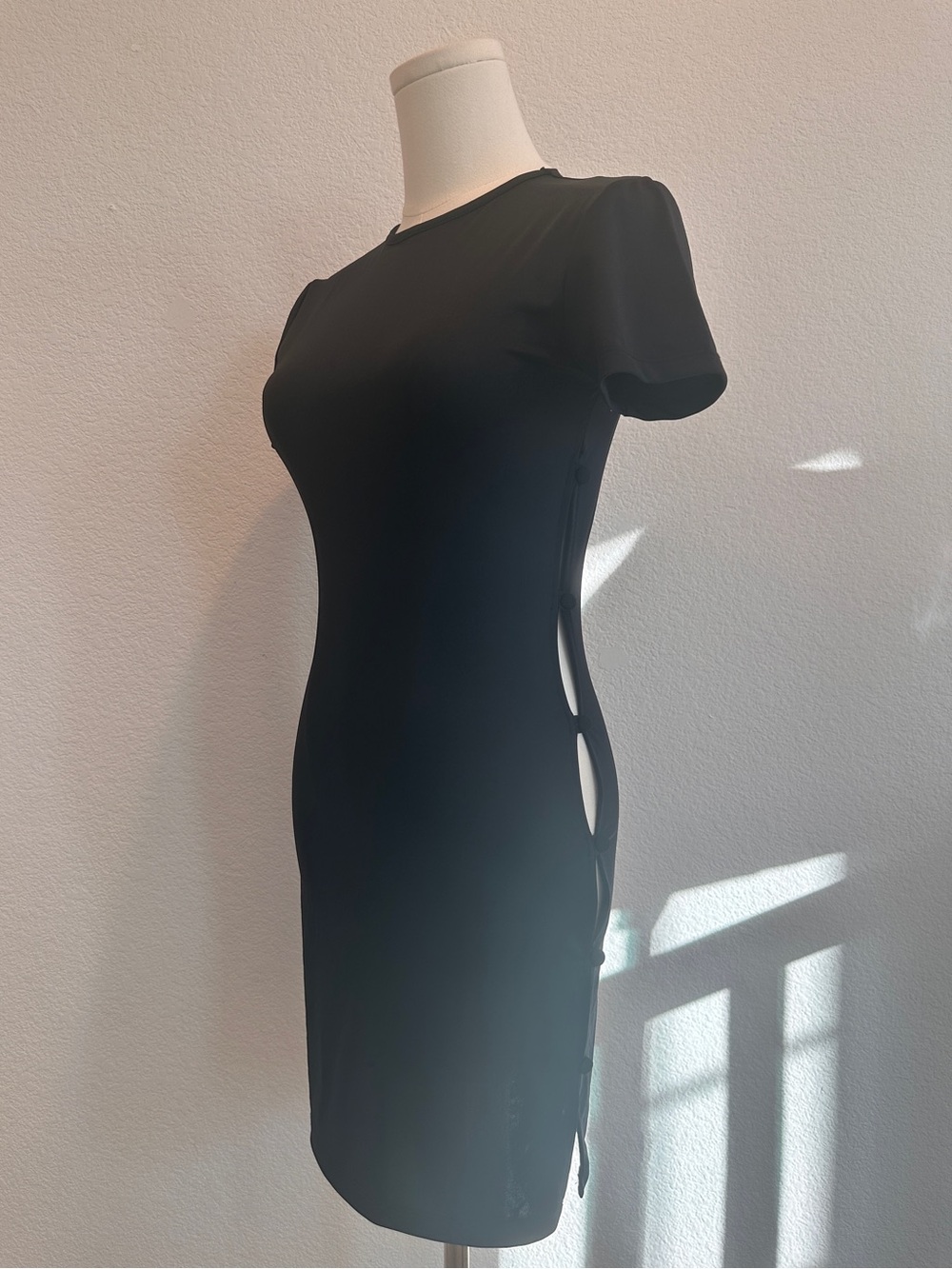 Lioness Black Side Cutout Bodycon Mini Dress – Size Small New With Tags